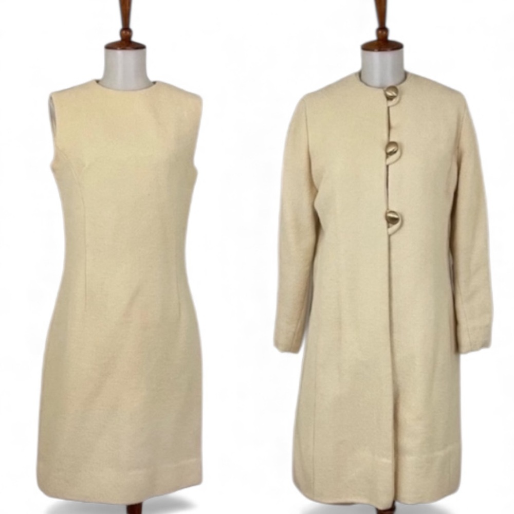 Vintage Set Womens Sleeveless Crew Neck Shift Dress Women’s M Ivory Over Coat‎